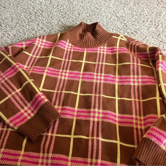 Lisa says Gah plaid print sweater - Picture 3 of 8